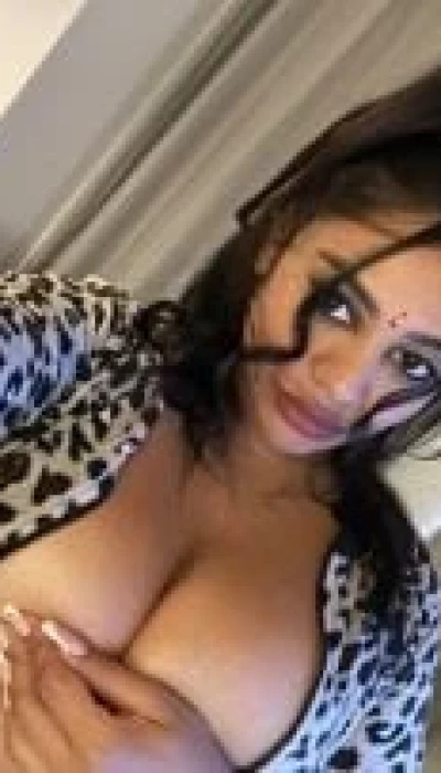 Naomi Anal