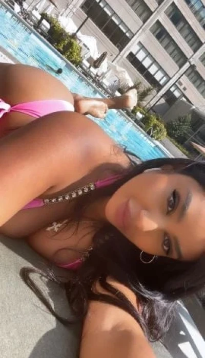 Naomi Anal