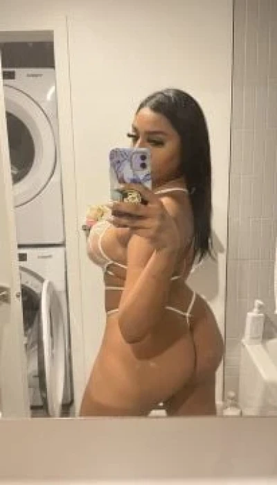 Naomi Anal