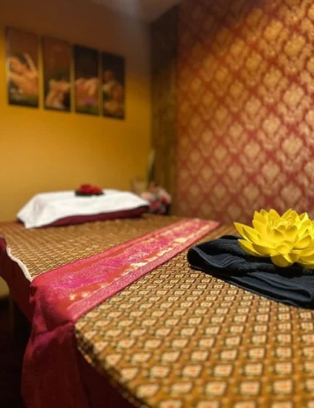 Rose Top Massage per WhatsApp