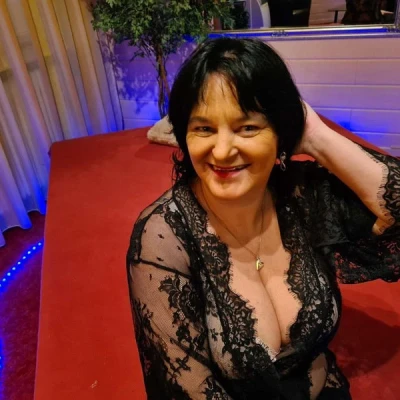 Renata Im Haus Papillon