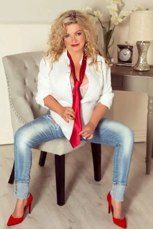 Alicja Nur Fur Kurze Zeit Da