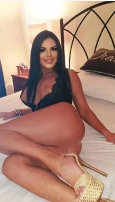 Karla Im Casa Bella 4