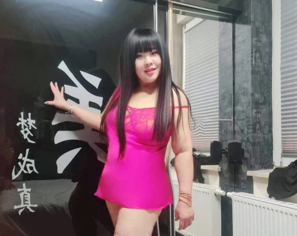 Mollige Gina Neu1