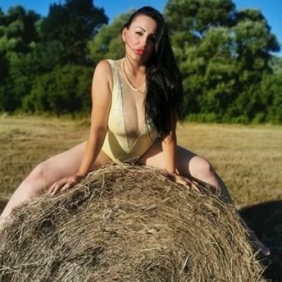 Sara - Agentur Sommer