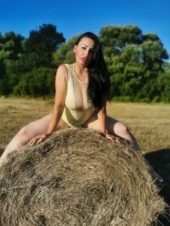 Sara - Agentur Sommer