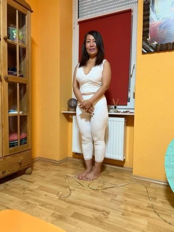 Lynn Erotische Massage Mit Nippelspiel