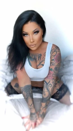 Curvy Chayenne