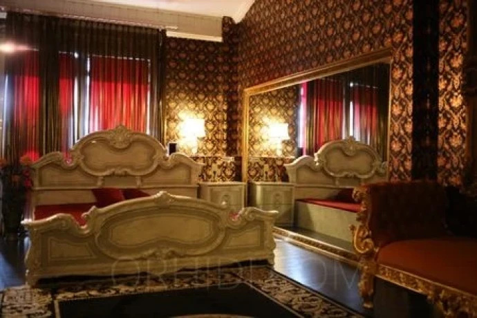 FRANZIS VILLA POMPÖS