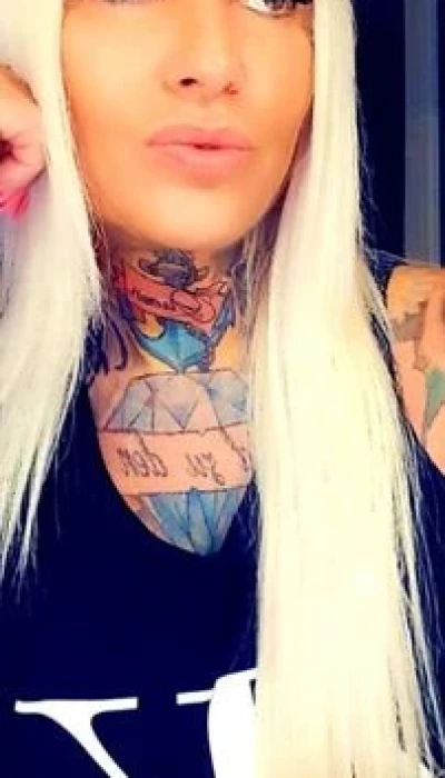 Tattoomodel Gina blond P*rno