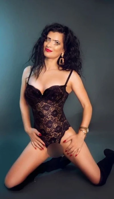 Evelina Anal Konigin