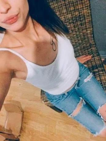 Skinny-Valeria