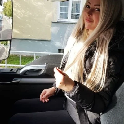 Deutsche junge(18+) Dame 100% echte Bilder