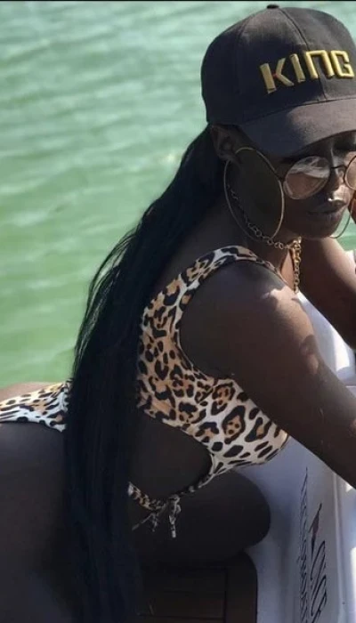 Sexy Cleo Neu