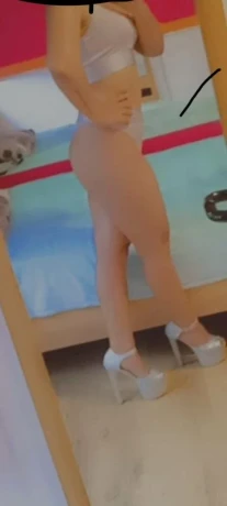 Zeynep Im Villa Erotica