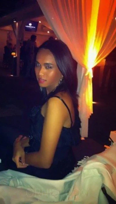 Nicola (24) - Schlanke TS