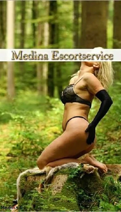 Julia (40) - Hot