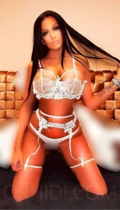 Sexbombe Bianca 19 Jahre jung, Anfängerin aus Ungarn