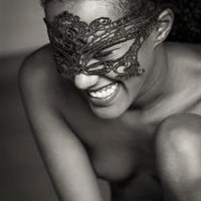 JO - SHADES ESCORT