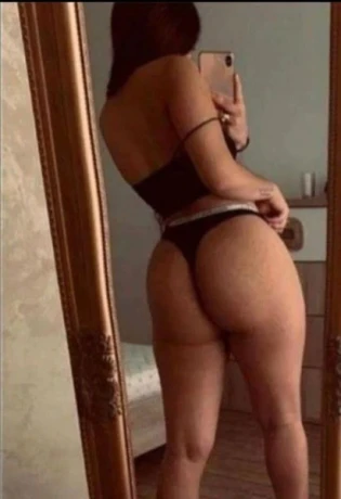 Gabi Bei Mona Roses