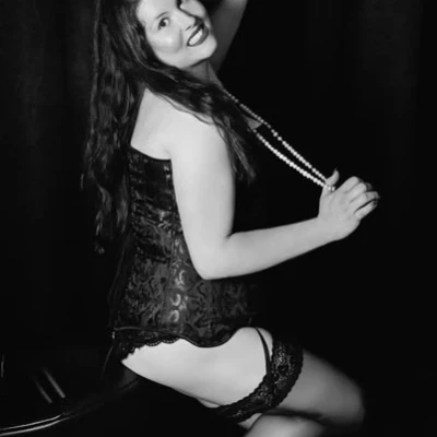 Amelie Bei Deluxe Massage More