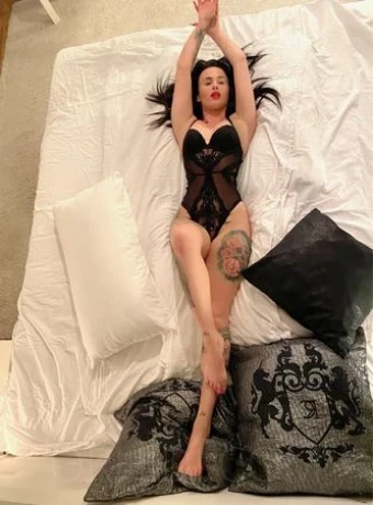 Nina aus Deutschland - Rollenspiel Expertin im Studio Fröhlich