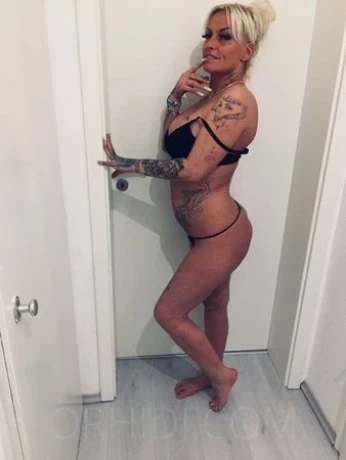 Mia Hilton