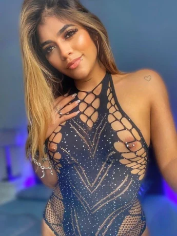 Belinda im Massage Palast