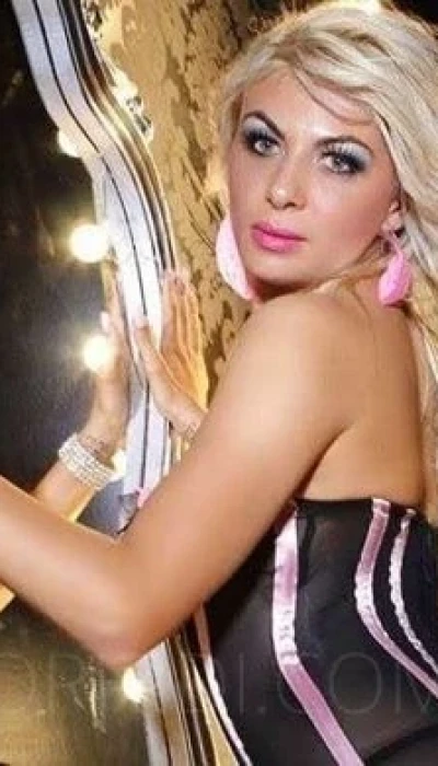 Anja Massage Fee 30J. zart bis hart