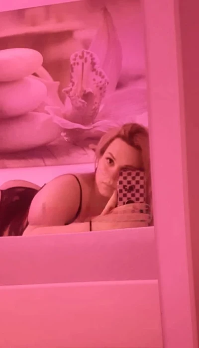 Kamila Hot