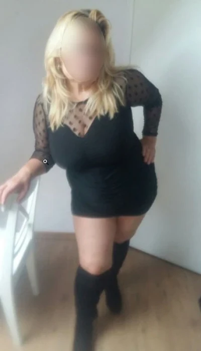 Vollbusige Kathy