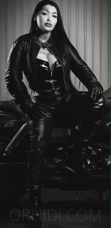 Domina Vicky