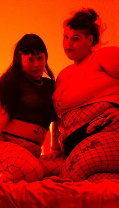 Hot Lesbian Couple1