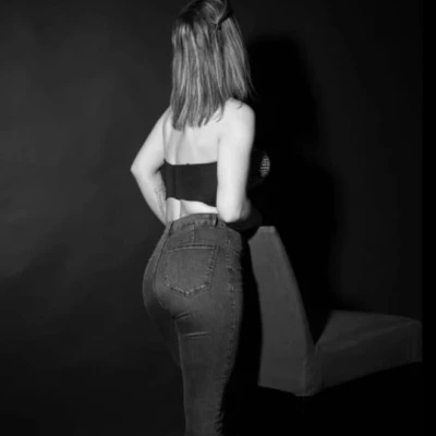 Andrea Nur Escort