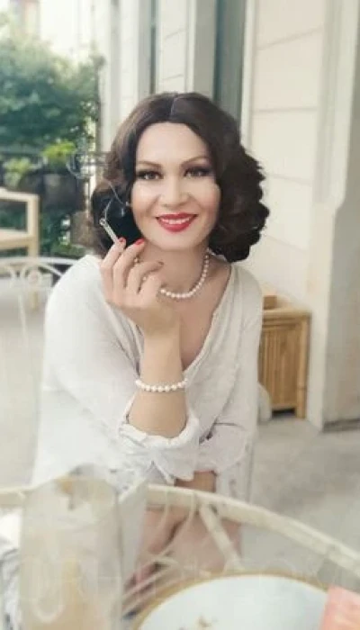 Alexandra, Str*p *n Lady
