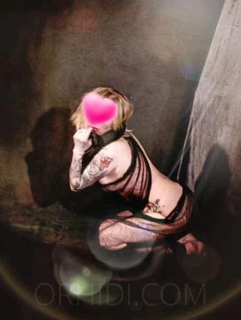 Annika aus der Ukraine im Salon d'Amour