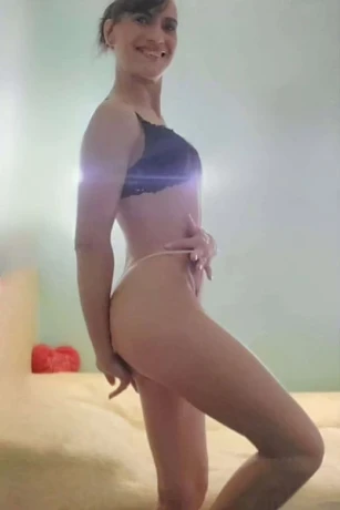 Skinnysportliche Gina