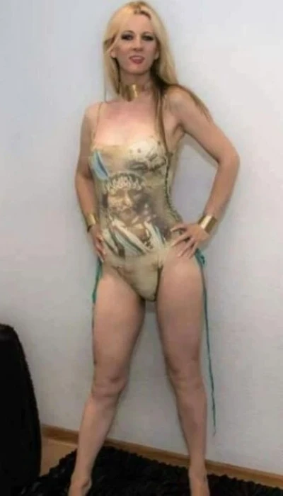 Melania11