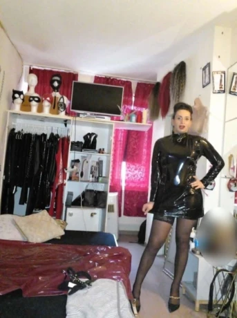 Trans Schantal1