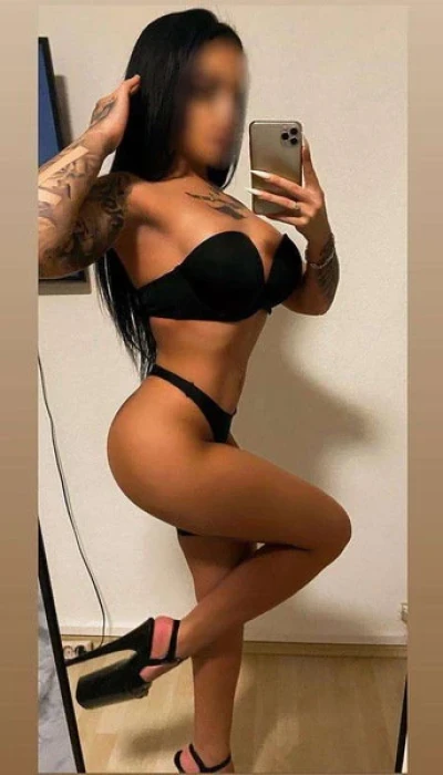 Hot Selina