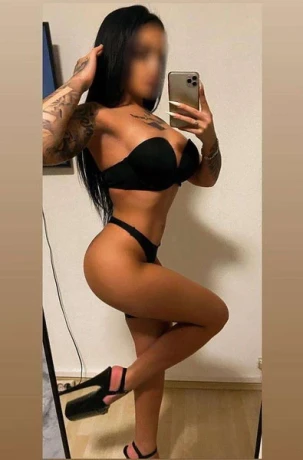Hot Selina