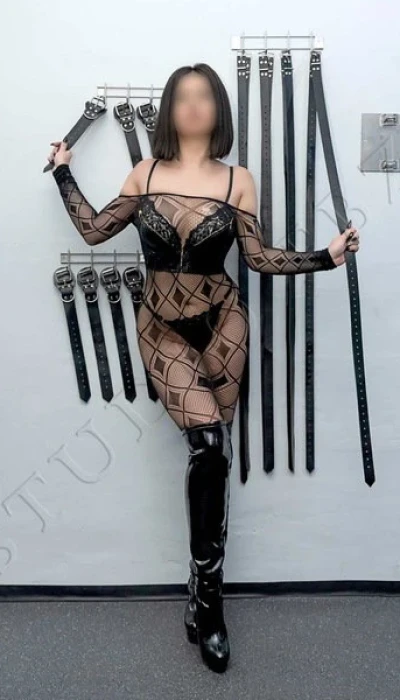 Bizarr-Lady Cleopatra im TBZ