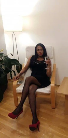 Nicola (24) - Schlanke TS