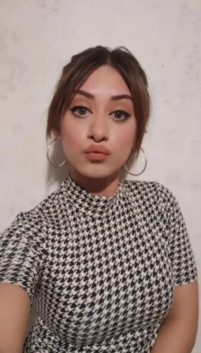Hot Alyssa