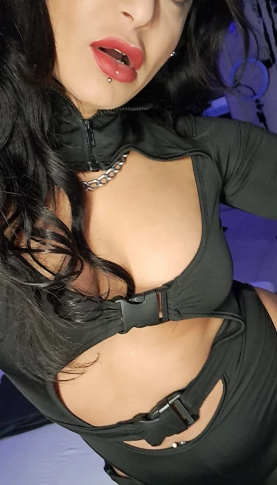 Bizarrluderleyla