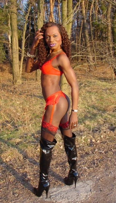 Ts Naomi Simple The Best