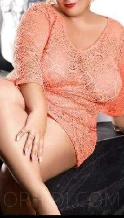 Sexy Bellaaa 32J.