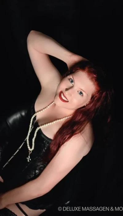 Amelie Bei Deluxe Massage More