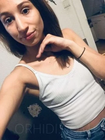 Skinny-Valeria