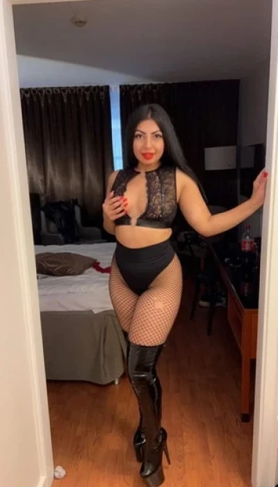 Ganz Neu Larissa1